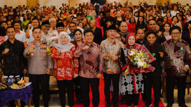 Anggota DPR RI Bonnie Triyana merayakan natal di Lebak, Banten