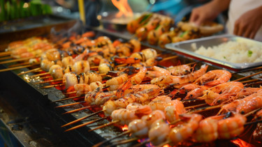 Ilustasi seafood bakar untuk tahun baru