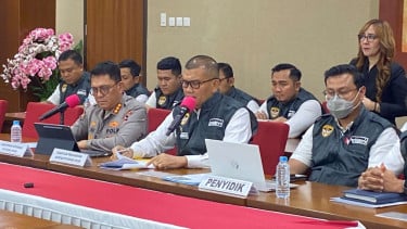 Dirtindak Kortastipikor Polri, Brijen Pol Totok Suharyanto (tengah)