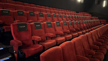 Kursi bioskop canggih