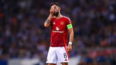 Pemain MU, Bruno Fernandes, Chelsea Kena Mental di Awal Tahun, Francesco Farioli Tegas Menolak, West Ham Bergerak Cepat, Dua Rekrutan Baru dalam 48 Jam, Liverpool Siap Pecahkan Celengan Demi Bek Muda Eropa, Arsenal Didekati Agen Leon Goretzka, Manchester United Masih Simpan Skenario Jual Bruno Fernandes