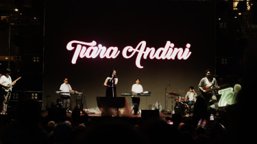 Tiara Andini.