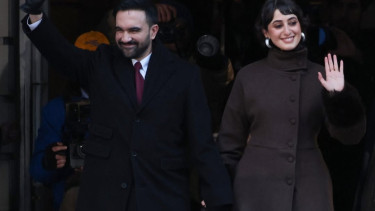 Zohran Mamdani dan Istri saat upacara inagurasi