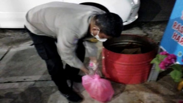 Polisi membuang paket kiriman misterius berisi kepala kambing