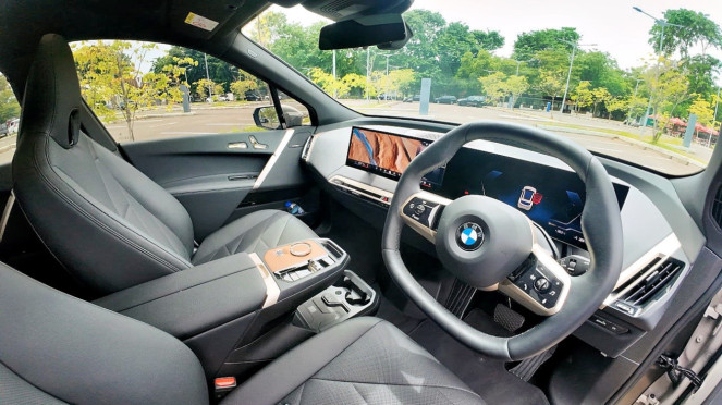 BMW iX xDrive45