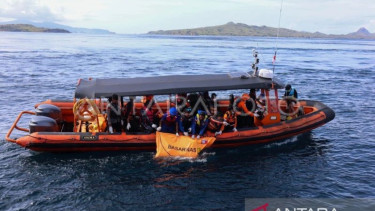 Tim SAR gabungan mengevakuasi jenazah pelatih Valencia