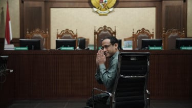 Eks Mendikbudristek, Nadiem Makarim (kiri)