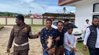 Polres Seram Bagian Timur menangkap Pj Kepala Desa Ainena dugaan korupsi Rp1,1 M