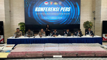 Wakabareskrim Polri, Irjen Pol Nunung Syaifudin (tengah)
