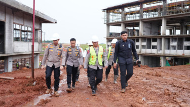 Wakapolri Komjen Dedi Prasetyo tinjau pembangunan SMA Kemala Taruna Bhayangkara
