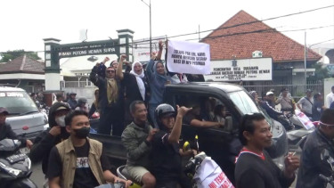 Ratusan jagal dan pedagang daging sapi tolak relokasi di RPH Pegirian, Surabaya