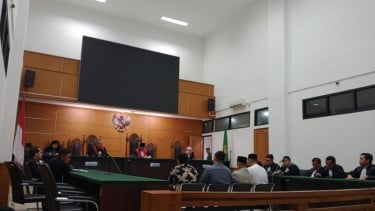 Sidang pembacaan putusan kasus pagar laut di Pengadilan Tipikor Serang