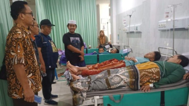 Kepala Dinkes Grobogan, Djatmiko Jenguk Korban Diduga Keracunan MBG