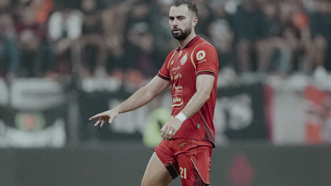 Pemain Persija Jakarta, Jordi Amat, 1. Eliano Reijnders, 2. Thom Haye, 3. Shayne Pattynama, 4. Jay Idzes, 5. Miliano Jonathans, 6. Marc Klok, 7. Jordi Amat
