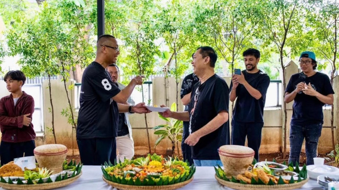 Denny Siregar dan Rudi Soedjarwo.