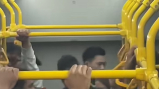Penumpang Kepergok Masturbasi di TransJakarta