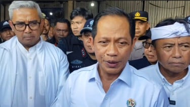 Menteri Lingkungan Hidup Hanif Fasiol Nurofiq