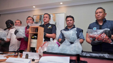 Pembongkaran pabrik gelap narkoba di sebuah apartemen Sudirman Tower Condominium