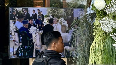 Prabowo menjadi sebagai saksi pernikahan sekretaris pribadinya, Agung Surahman