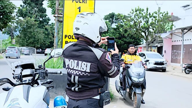 Ilustrasi tilang ETLE Mobile
