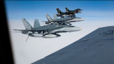 Jet tempur NORAD melakukan join operasi di Alaska