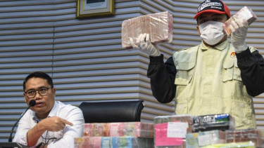 KPK Sita Uang dari OTT Wali Kota Madiun