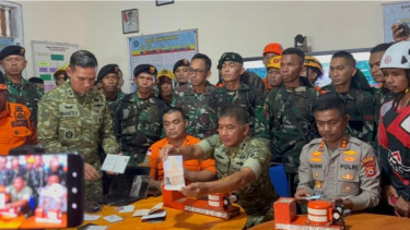 Pangdam Hasanuddin merilis penemuan black box pesawat ATR 42-500