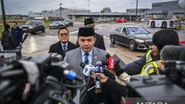 Sekretaris Kabinet atau Seskab Teddy Indra Wijaya