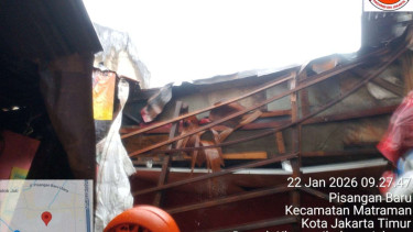 Rumah di Matraman roboh saat hujan deras