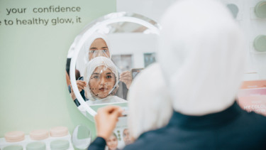 Skin Analisis di Beauty Science Tech 2026, 1. Lebih dari 30 AI-Powered Consumer Experiences, 2. Pengalaman Langsung Merasakan Kecanggihan AI, 3. Demonstrasi Inovasi Sains dan Teknologi, 4. Pameran Interaktif dan Pengalaman Imersif, 5. Zona Tematik Berbasis Masa Depan
