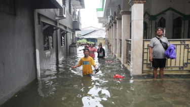 Warga terdampak banjir di Jakarta Barat
