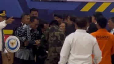 Menteri KKP Sakti Wahyu Trenggono Pingsan.
