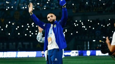 Layvin Kurzawa resmi berseragam Persib Bandung