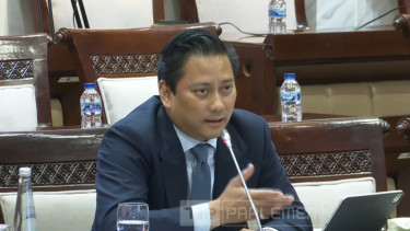 Thomas Djiwandono saat menjalani fit and proper tes calon Deputi Gubernur BI