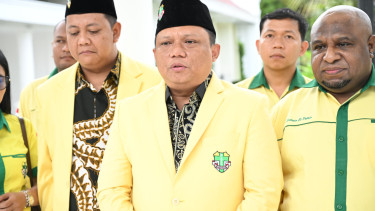 Ketua Umum Pengurus Pusat Pemuda Katolik, Stefanus Gusma (tengah)