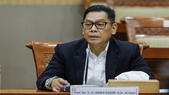 Calon hakim Mahkamah Konstitusi Adies Kadir