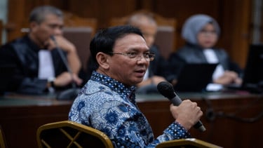 Mantan Komisaris Utama Pertamina Basuki Tjahaja Purnama atau Ahok bersaksi 