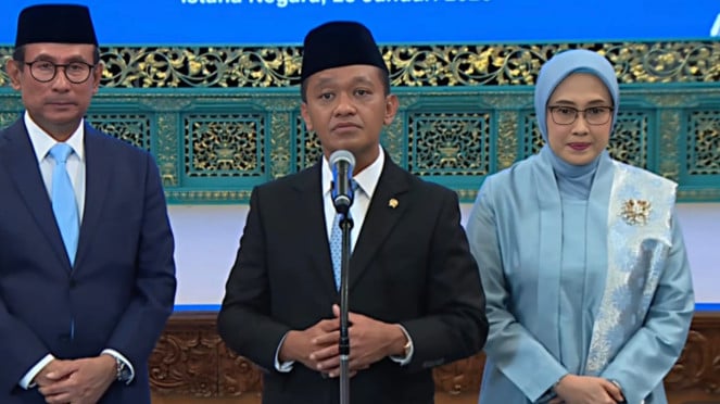 Menteri ESDM, Bahlil Lahadalia (tengah)