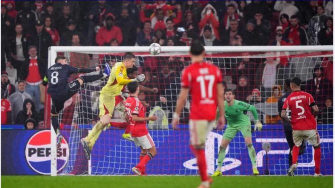 Kiper Benfica, Anatoliy Trubin bikin gol ke gawang Real Madrid