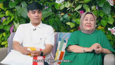 Reza Rizky dan ibu angkatnya.