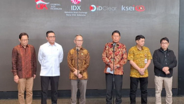 Konferensi pers OJK dan otoritas pasar modal Indonesia.