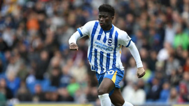 Gelandang Brighton, Carlos Baleba