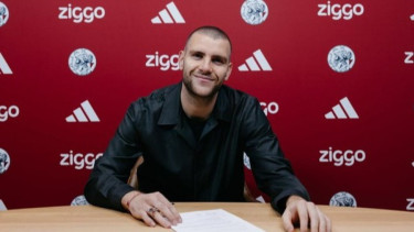 Maarten Paes resmi ke Ajax