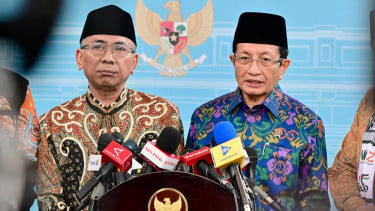 Menteri Agama (Menag) Nasaruddin Umar (kanan)