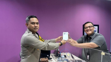 Kapolres Tangerang Selatan, AKBP Boy Jumalolo (kiri)