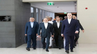 Menteri Luar Negeri Iran Seyyed Abbas Araghchi tiba di Oman