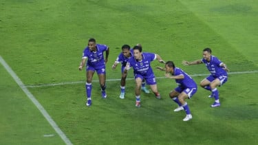 Pemain Persib Bandung rayakan gol Thom Haye