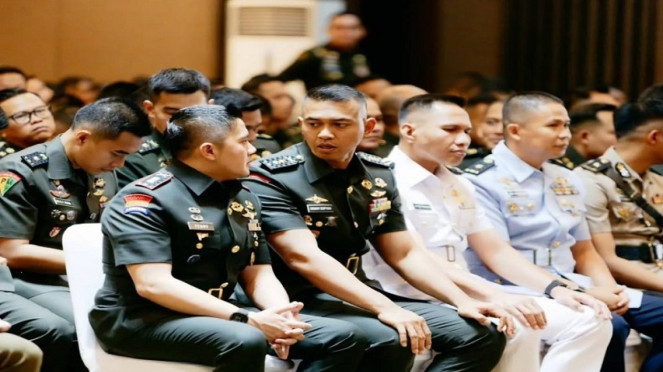 Seskab Teddy Indra Wijaya mengikuti Dikreg LXVII Seskoad di Bandung