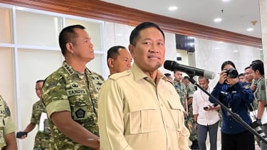 Wakil Menteri Pertahanan Donny Ermawan di Kompleks Parlemen, Senayan, Jakarta Pusat