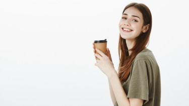 Ilustrasi minum kopi
